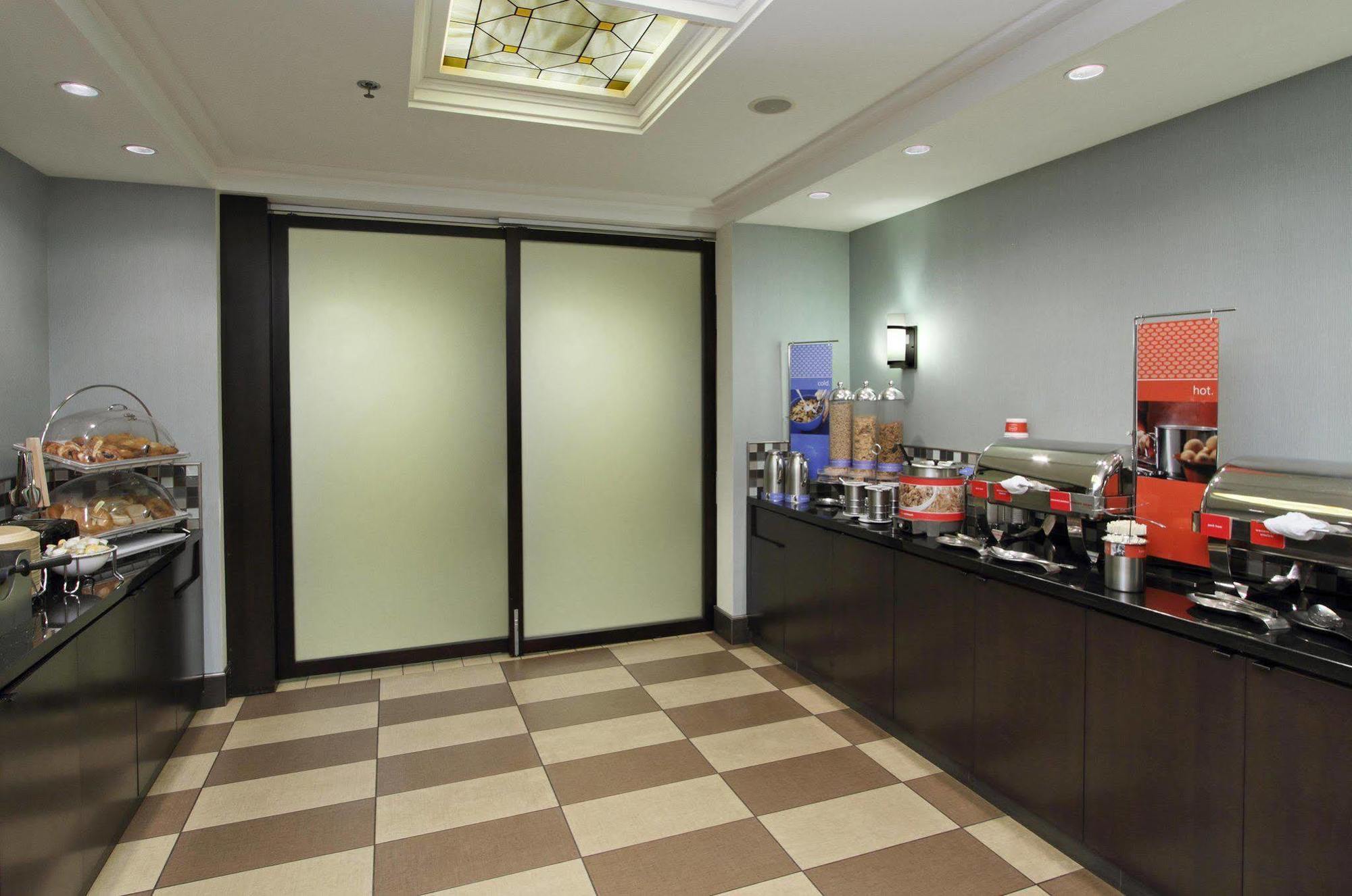 Hampton Inn Плімут-Мітінґ Екстер'єр фото